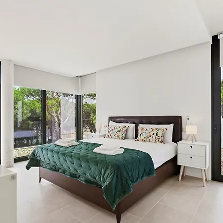 Villa 002 Stylish 5 Bed With Private Infinity Pool *