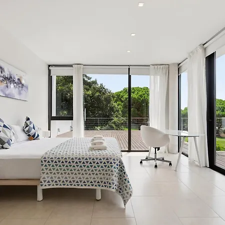Villa 002 Stylish 5 Bed With Private Infinity Pool *