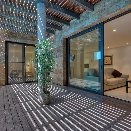 002 Stylish 5 Bed With Private Infinity Pool Villa