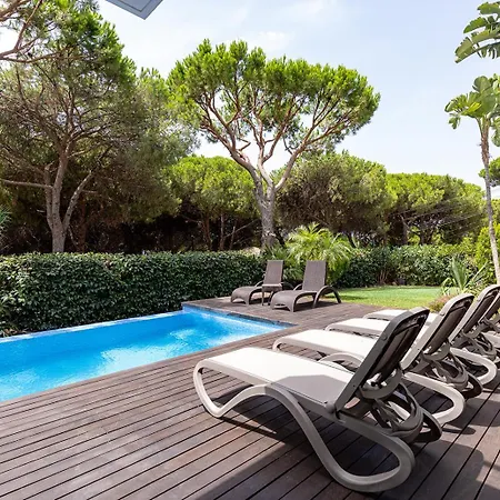 002 Stylish 5 Bed With Private Infinity Pool Villa *