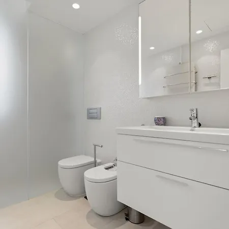 002 Stylish 5 Bed With Private Infinity Pool * Marbella