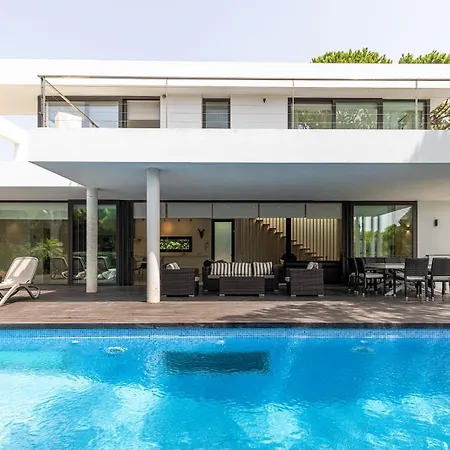 002 Stylish 5 Bed With Private Infinity Pool Villa *