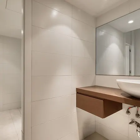 002 Stylish 5 Bed With Private Infinity Pool * Marbella