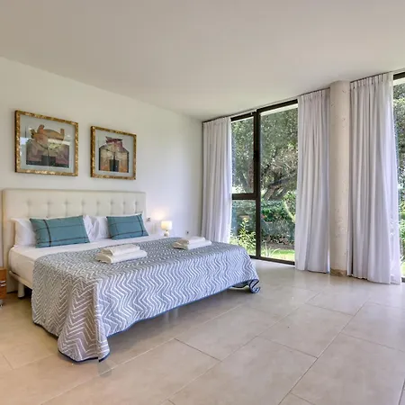 Villa 002 Stylish 5 Bed With Private Infinity Pool *