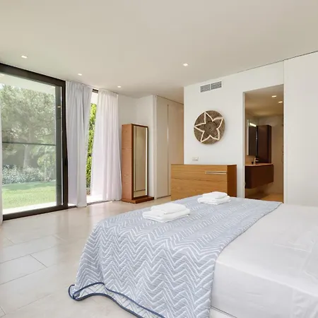 Villa 002 Stylish 5 Bed With Private Infinity Pool