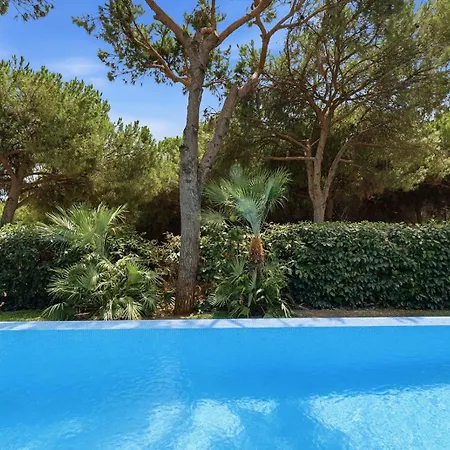 Villa 002 Stylish 5 Bed With Private Infinity Pool