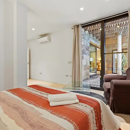 002 Stylish 5 Bed With Private Infinity Pool Marbella