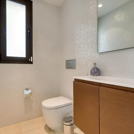 002 Stylish 5 Bed With Private Infinity Pool Marbella